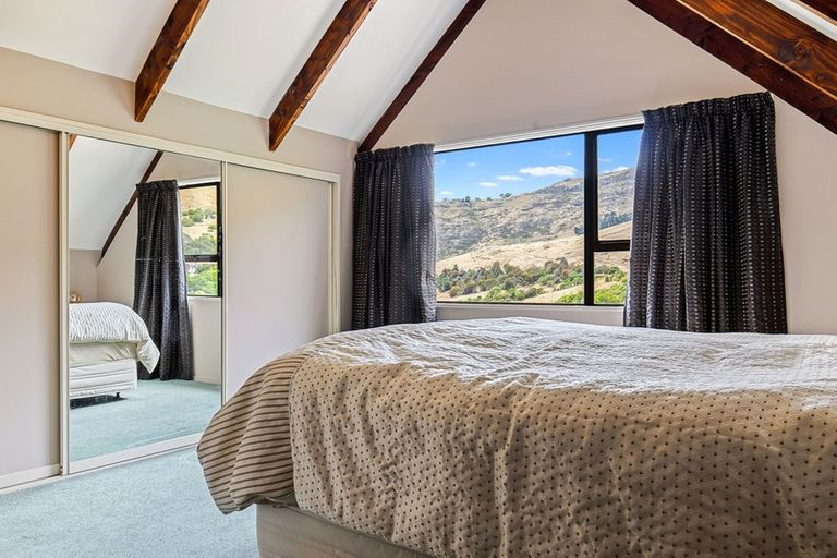 Photo of property in 8 Heathvale Place, Heathcote Valley, Christchurch, 8022