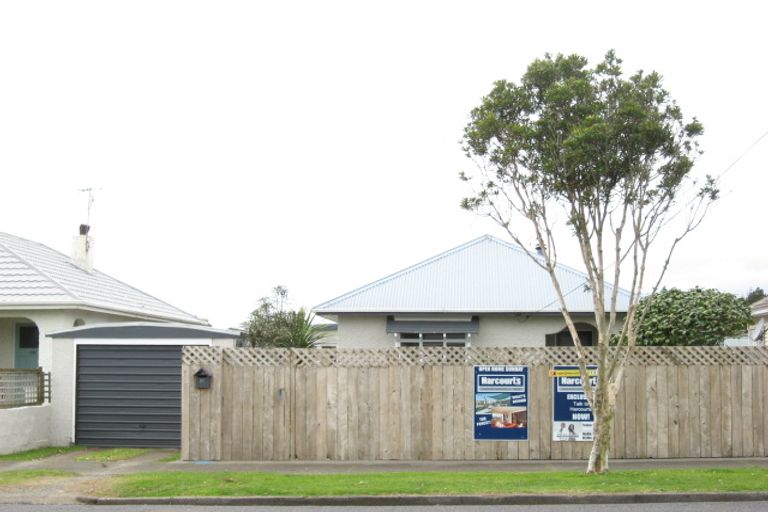 Photo of property in 51 Fitzroy Road, Fitzroy, New Plymouth, 4312