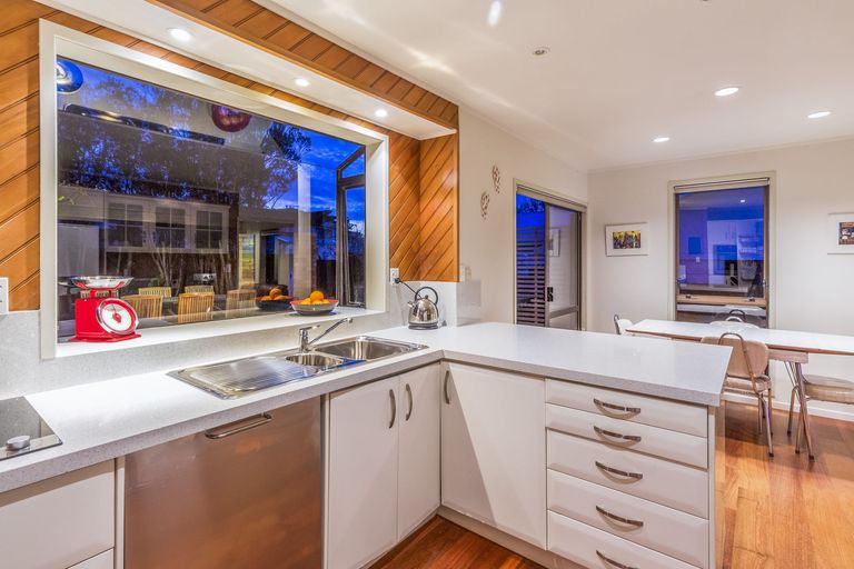 Photo of property in 26 Granville Drive, Massey, Auckland, 0614