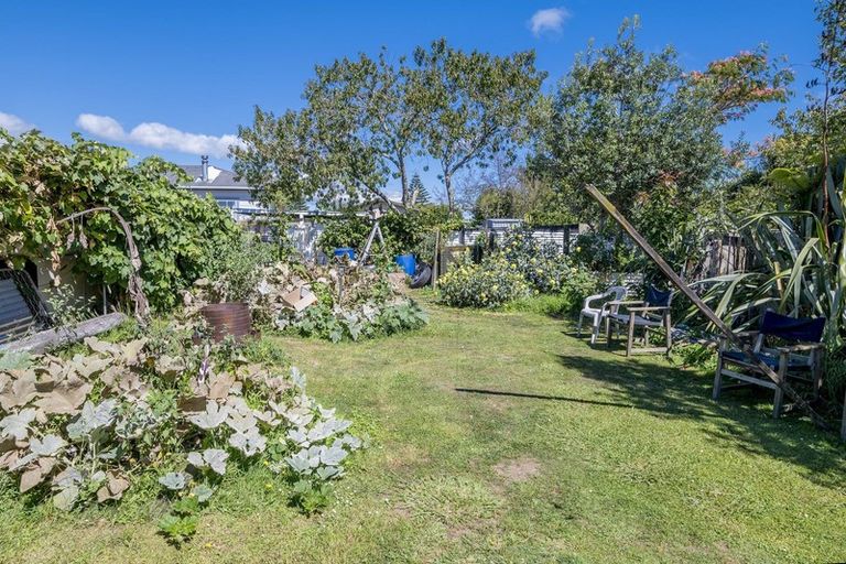 Photo of property in 16 Stout Street, Shannon, 4821