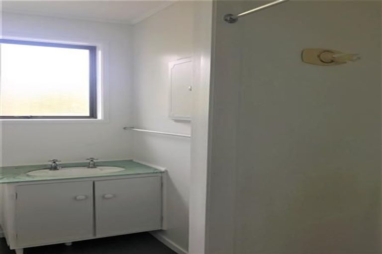 Photo of property in 5a Cherry Tree Place, Massey, Auckland, 0614