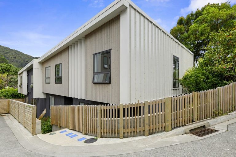 Photo of property in 4a Ferry Road, Days Bay, Lower Hutt, 5013