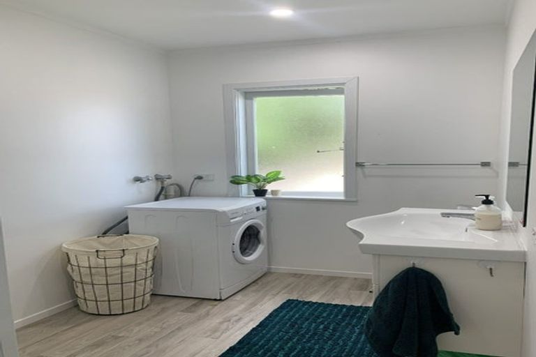 Photo of property in 67 Hogans Road, Glenfield, Auckland, 0629