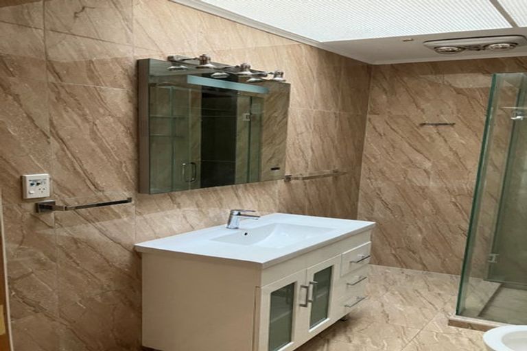 Photo of property in 104b Hillsborough Road, Hillsborough, Auckland, 1042