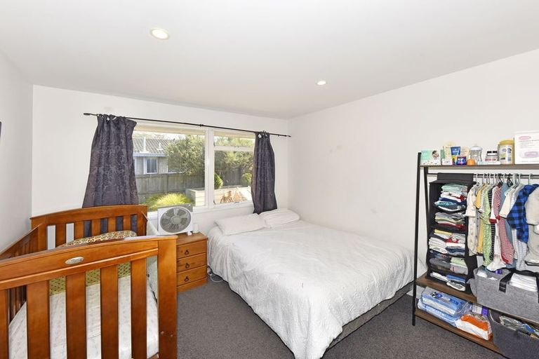 Photo of property in 2a Curzon Place, Parklands, Christchurch, 8083