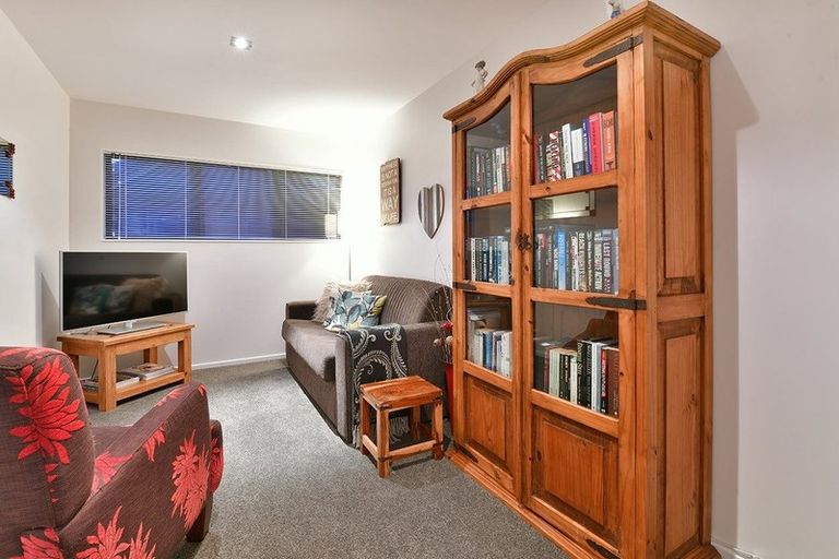 Photo of property in 4/19 Langana Avenue, Browns Bay, Auckland, 0630