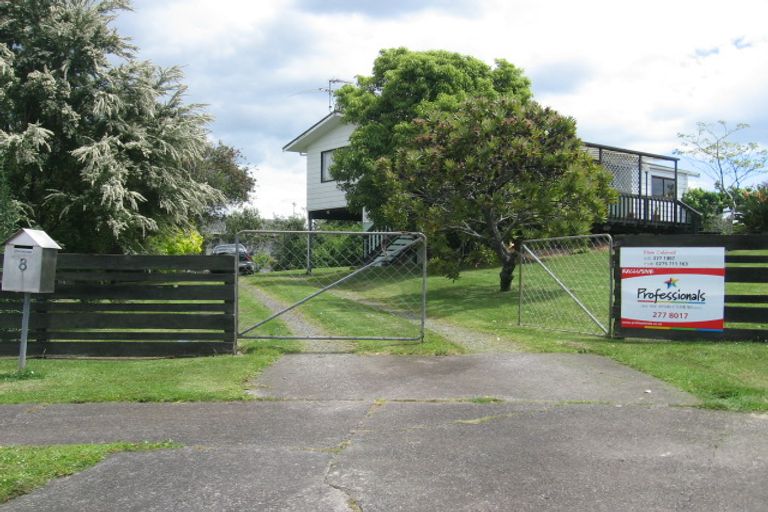 Photo of property in 8 Abelia Place, Papatoetoe, Auckland, 2025