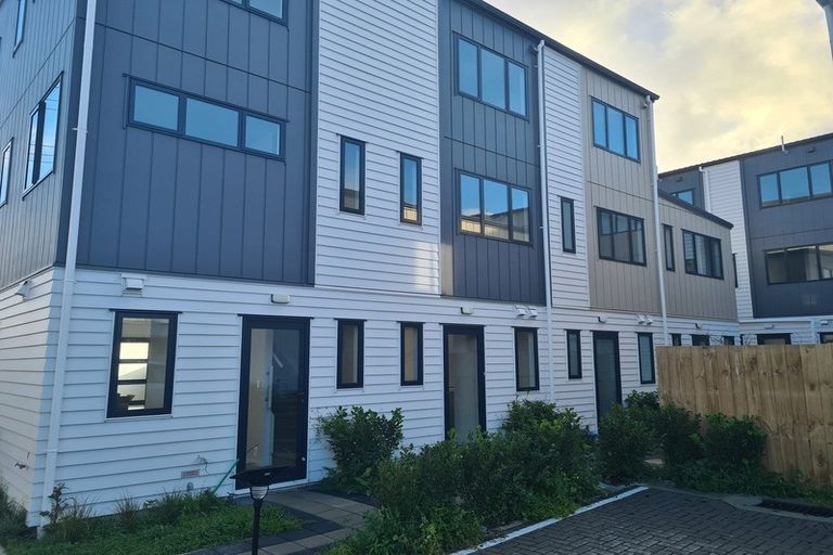 Photo of property in 3/122 Pooks Road, Ranui, Auckland, 0612