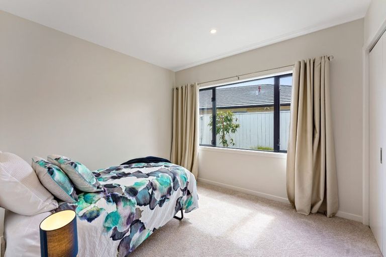 Photo of property in 5 Taranui Way, Paraparaumu Beach, Paraparaumu, 5032