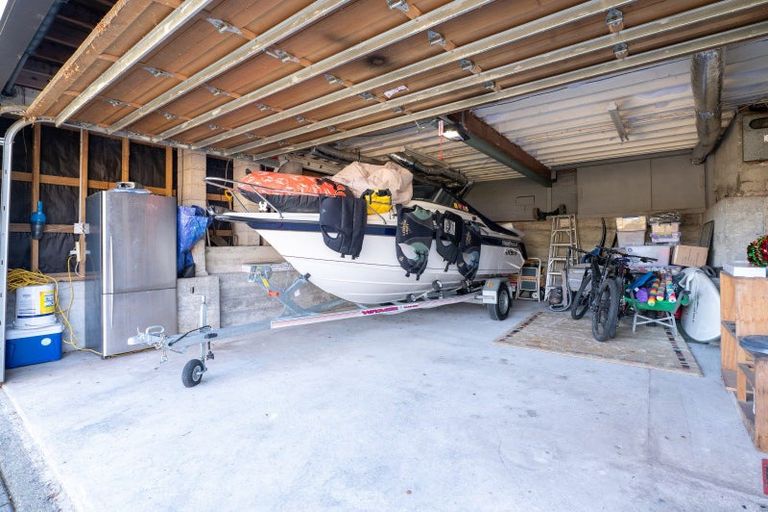 Photo of property in 28 Mata Place, Kinloch, Taupo, 3377