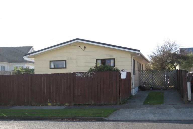 Photo of property in 65 Shearer Crescent, Naenae, Lower Hutt, 5011