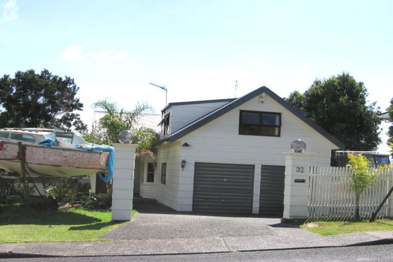 Photo of property in 32 Danbury Drive, Torbay, Auckland, 0630