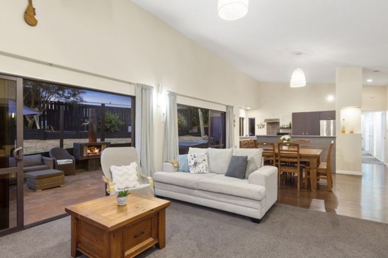 Photo of property in 47 Katerini Grove, Papamoa Beach, Papamoa, 3118