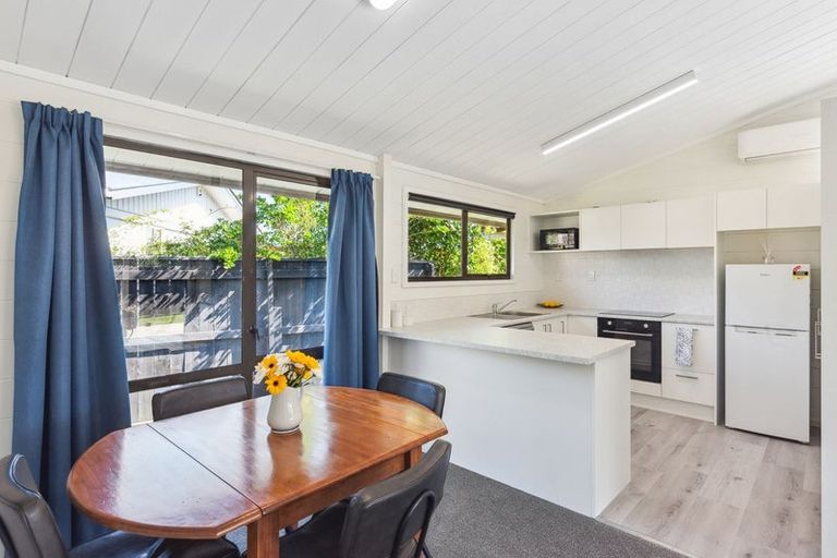 Photo of property in 46 Hollis Road, Paraparaumu Beach, Paraparaumu, 5032