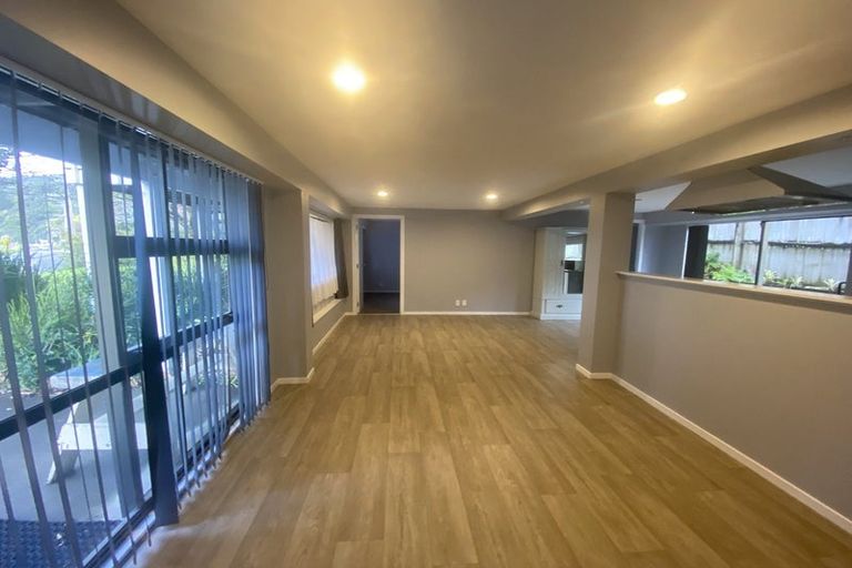 Photo of property in 1b Waiwera Place, Merrilands, New Plymouth, 4312