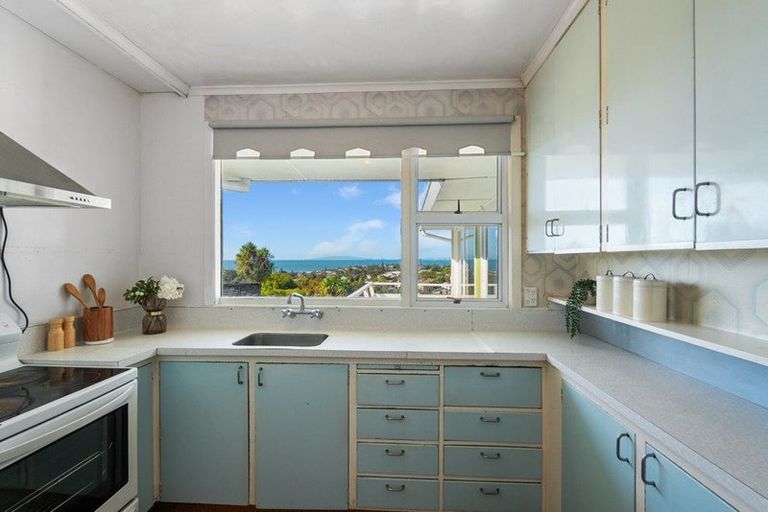 Photo of property in 1 Elizabeth Place, Mairangi Bay, Auckland, 0630