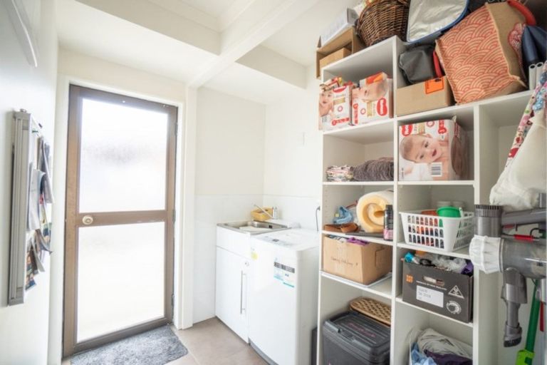 Photo of property in 53 Raglan Avenue, Cloverlea, Palmerston North, 4412