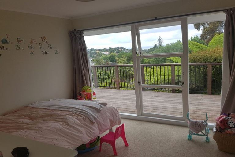 Photo of property in 8 Peter Terrace, Castor Bay, Auckland, 0620