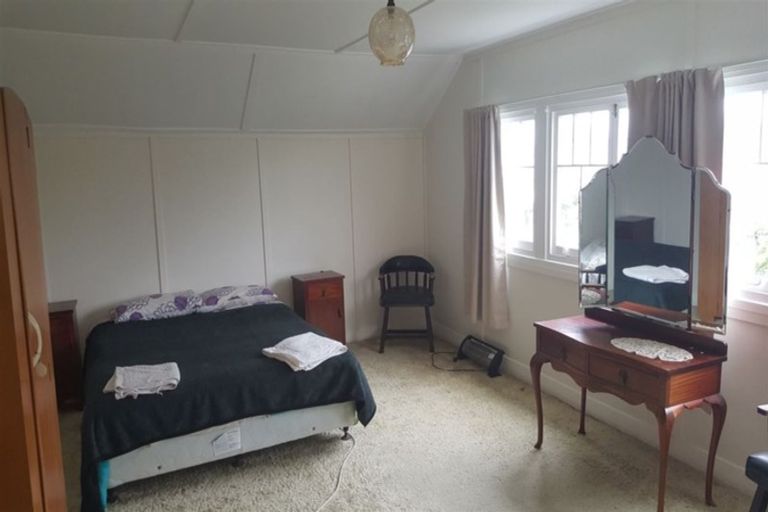 Photo of property in 17 Rhodes Street, Waimate, 7924