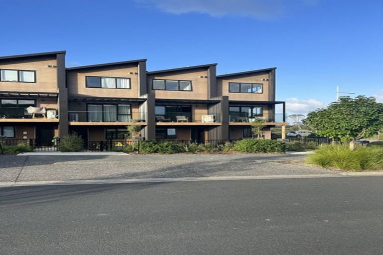 Photo of property in 12b Tikati Rise, Long Bay, Auckland, 0630