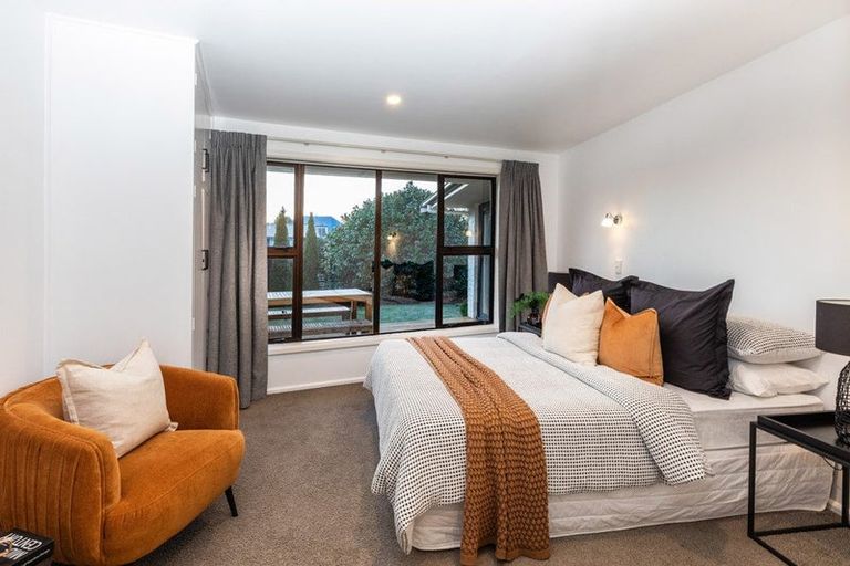 Photo of property in 1/9 Chislehurst Place, Bryndwr, Christchurch, 8052