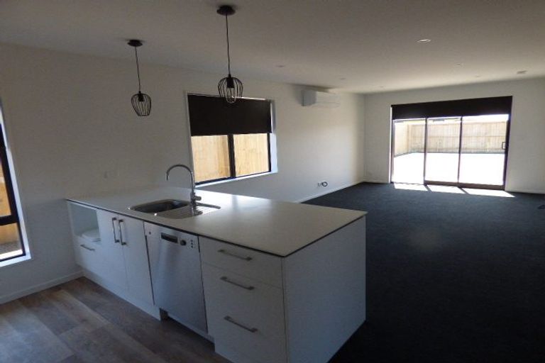 Photo of property in 40 Tara Crescent, Woodend, 7610