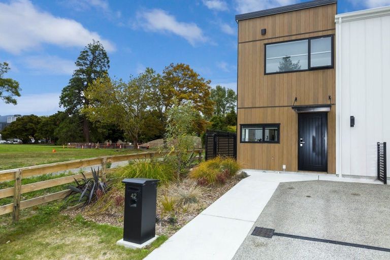 Photo of property in 42 Dahl Drive, Wallaceville, Upper Hutt, 5018
