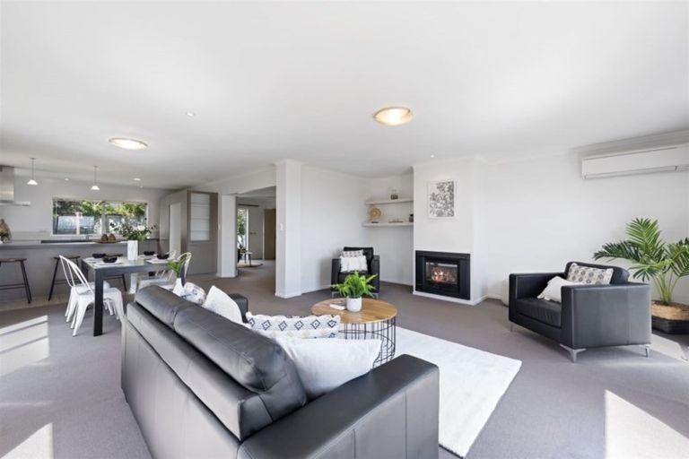 Photo of property in 9 Hillford Place, Welcome Bay, Tauranga, 3175