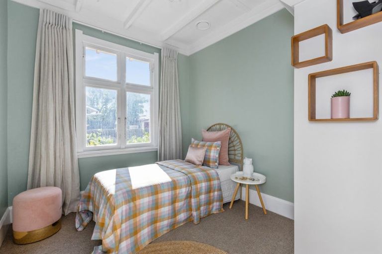 Photo of property in 7 Avenue Road, Greenmeadows, Napier, 4112