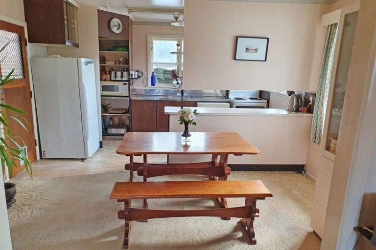 Photo of property in 17 Ilford Place, Awapuni, Palmerston North, 4412