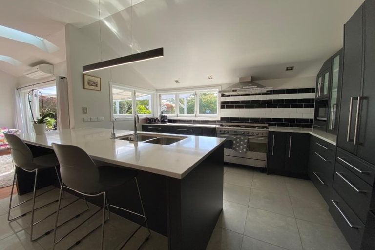 Photo of property in 43 Roseberry Avenue, Birkenhead, Auckland, 0626