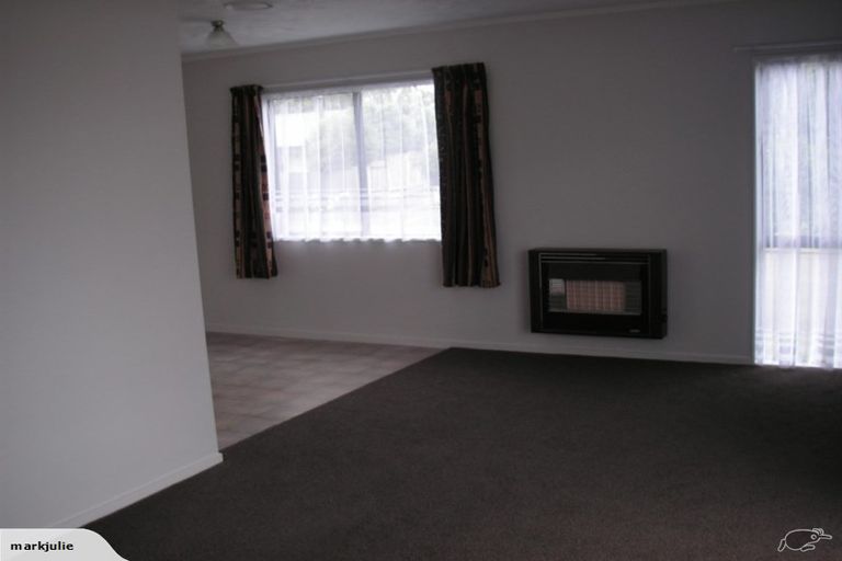 Photo of property in 63 Hillcrest Drive, Kelvin Grove, Palmerston North, 4414