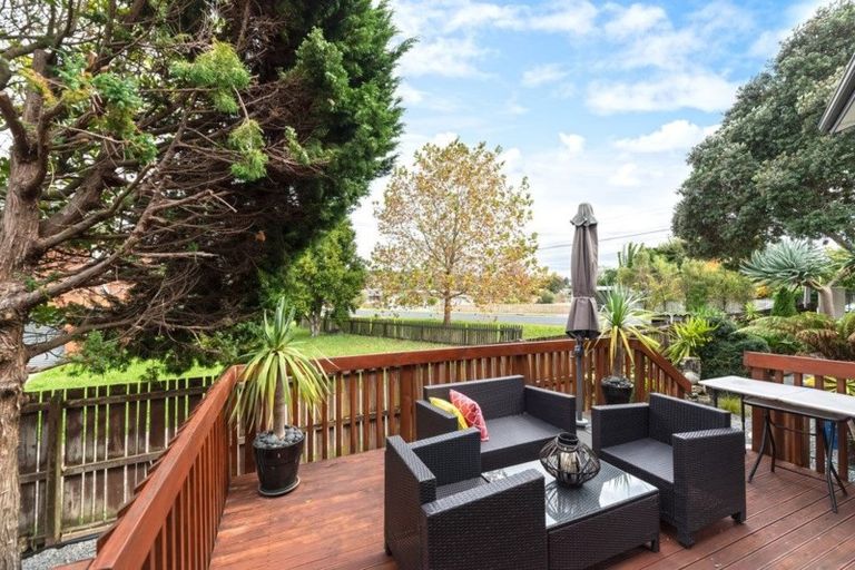 Photo of property in 160 Hutchinson Avenue, New Lynn, Auckland, 0600