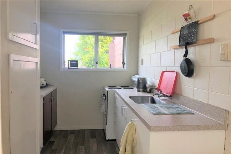 Photo of property in 1 Kenton Lane, Mangere, Auckland, 2022