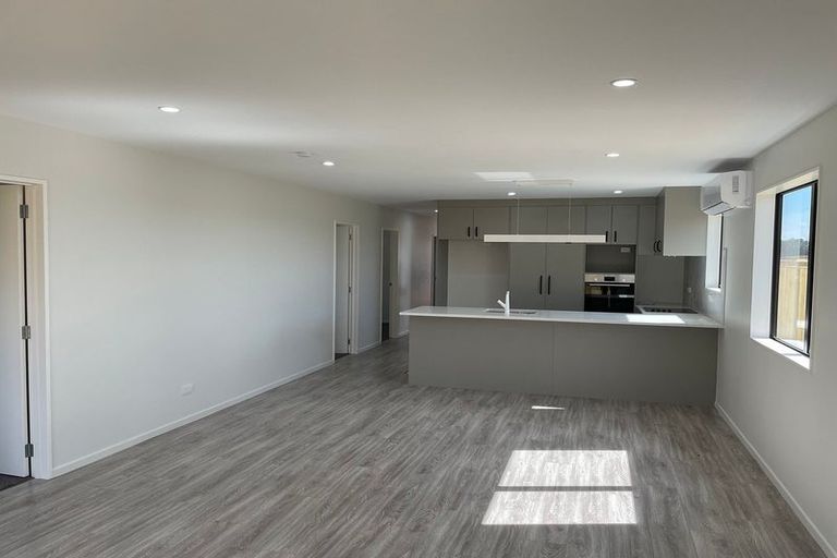 Photo of property in 14 Noia Way, Karaka, Papakura, 2113