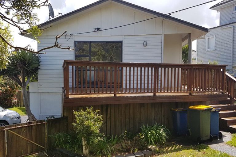 Photo of property in 204 East Coast Road, Forrest Hill, Auckland, 0620