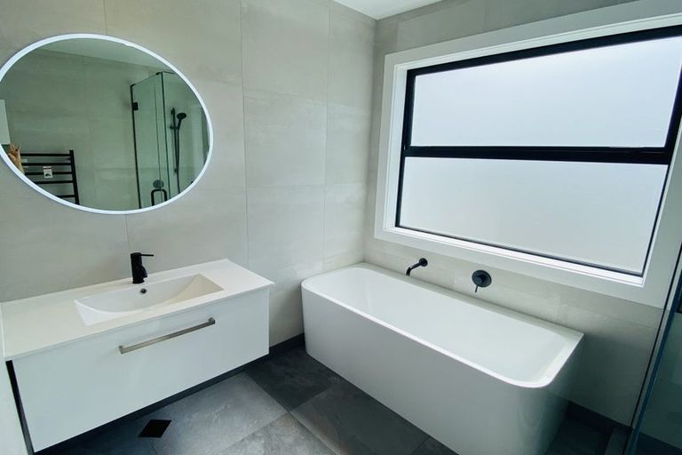 Photo of property in 52 Park Rise, Campbells Bay, Auckland, 0630