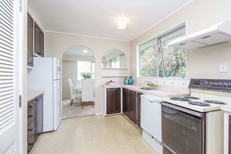 Photo of property in 12 Albemarle Place, Massey, Auckland, 0614