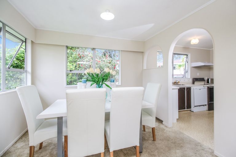 Photo of property in 12 Albemarle Place, Massey, Auckland, 0614