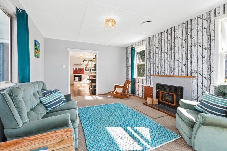 Photo of property in 36 Waverley Street, Waipawa, 4210