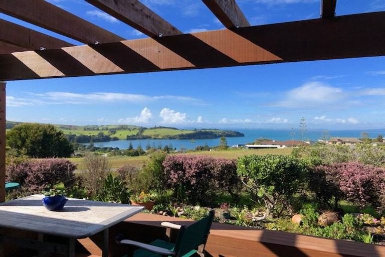 Photo of property in 1415 Whangaparaoa Road, Army Bay, Whangaparaoa, 0930