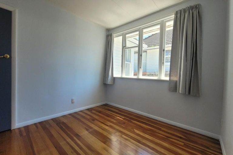 Photo of property in 55 Morere Street, Titahi Bay, Porirua, 5022