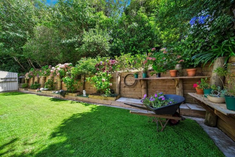 Photo of property in 24 Moulton Street, Moturoa, New Plymouth, 4310