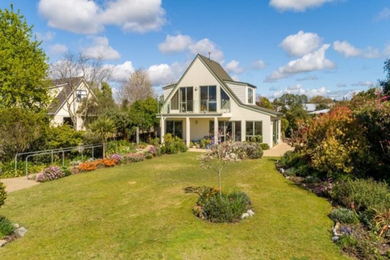 Photo of property in 10 Moreland Place, Mapua, 7005