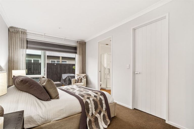 Photo of property in 5 Aporo Drive, Kumeu, 0810