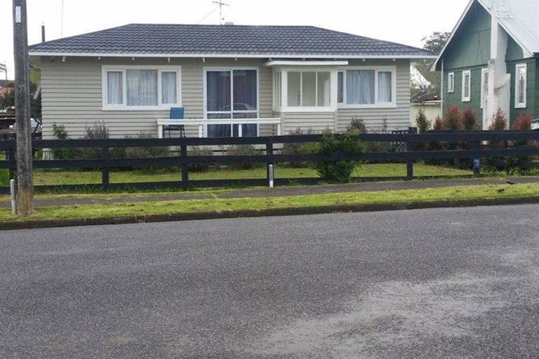 Photo of property in 6a Henderson Avenue, Tuakau, 2121