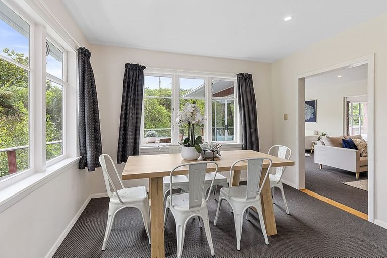 Photo of property in 11 Cecil Road, Tawa, Wellington, 5028