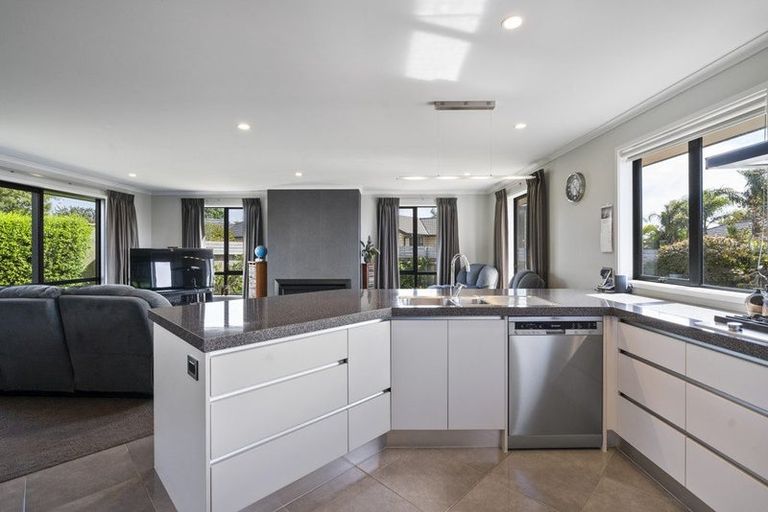 Photo of property in 9 Huetu Place, Bell Block, New Plymouth, 4312