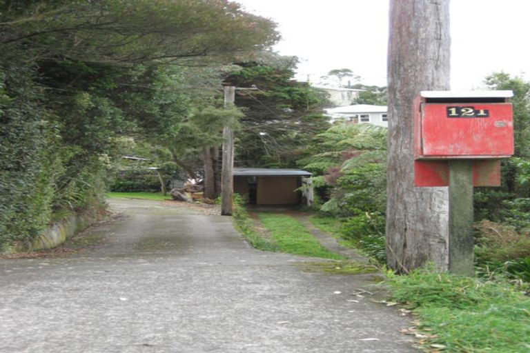 Photo of property in 119a Ruskin Road, Newlands, Wellington, 6037