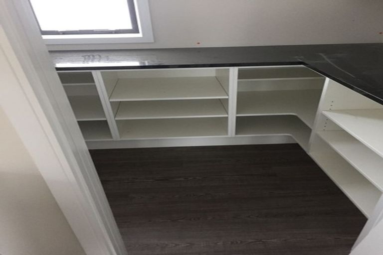 Photo of property in 17 Stony Hill Place, Grenada Village, Wellington, 6037